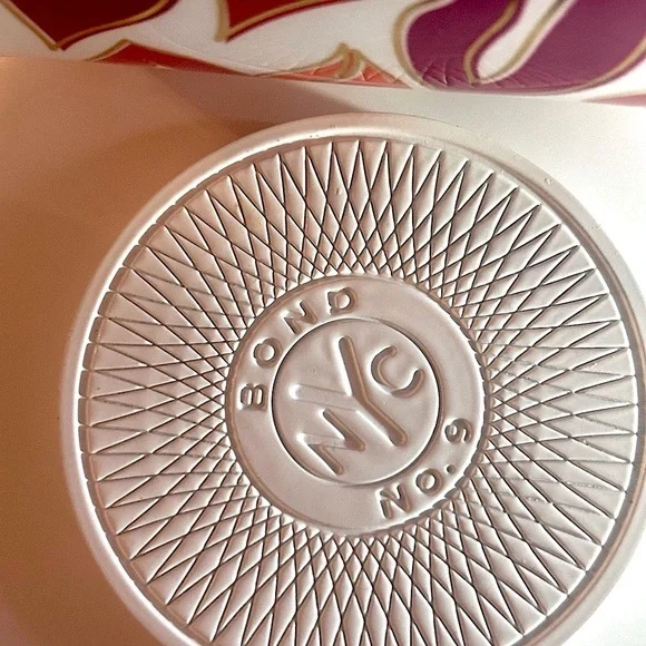 Bond No. 9 Nolita Candle Pink Lips Gift Box Ceramic Jar Empty Collectible Set - Picture 8 of 14